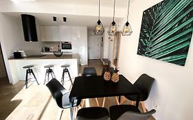 Beautiful New Apartment With Sea View